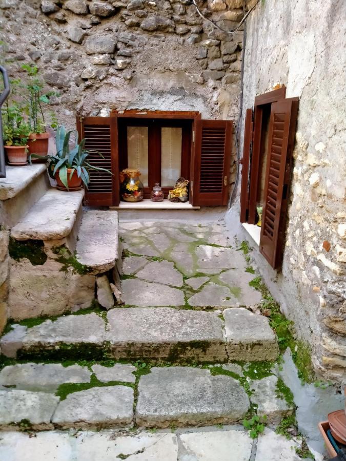Апартаменты La Tegola Тиволи Экстерьер фото